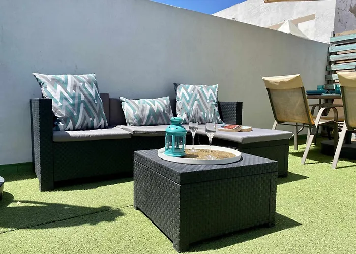 Fantastico Atico En El Casco Antiguo En A La Playa Апартаменти *