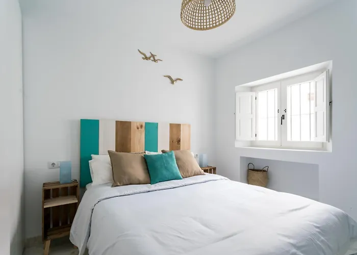 Fantastico Atico En El Casco Antiguo En A La Playa Apartman *