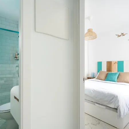Apartmán Atico Con Terraza Junto A La Playa De La Caleta *