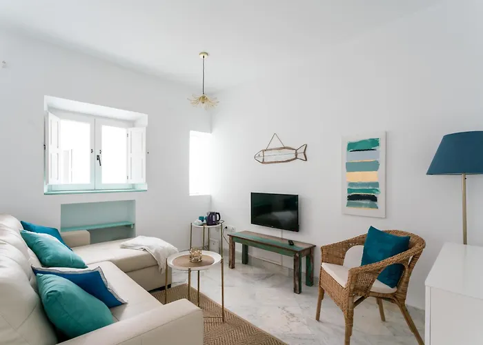 Fantastico Atico En El Casco Antiguo En A La Playa Cadiz